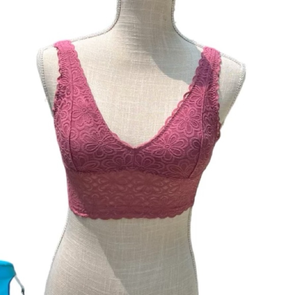 HOLLISTER MAUVE LACE BRALETTE  NWOT

Size Small

No rips, stains, or alterations
